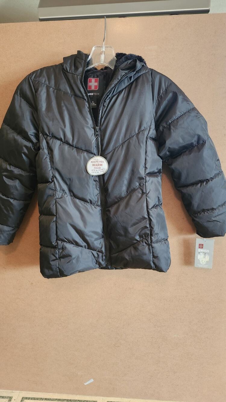Champion Girls/Boys Hooded Puffer Jacket NWT Size M 7/8 J10